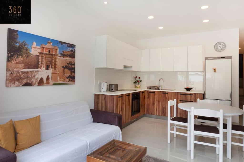 Comfy Apt With Terrace, 5 Mins To Sliema Ferries By 360 Estates Gzira Exterior photo