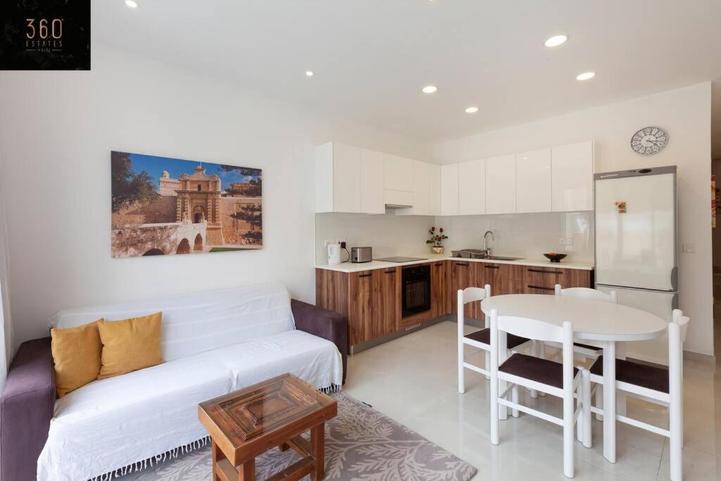 Comfy Apt With Terrace, 5 Mins To Sliema Ferries By 360 Estates Gzira Exterior photo