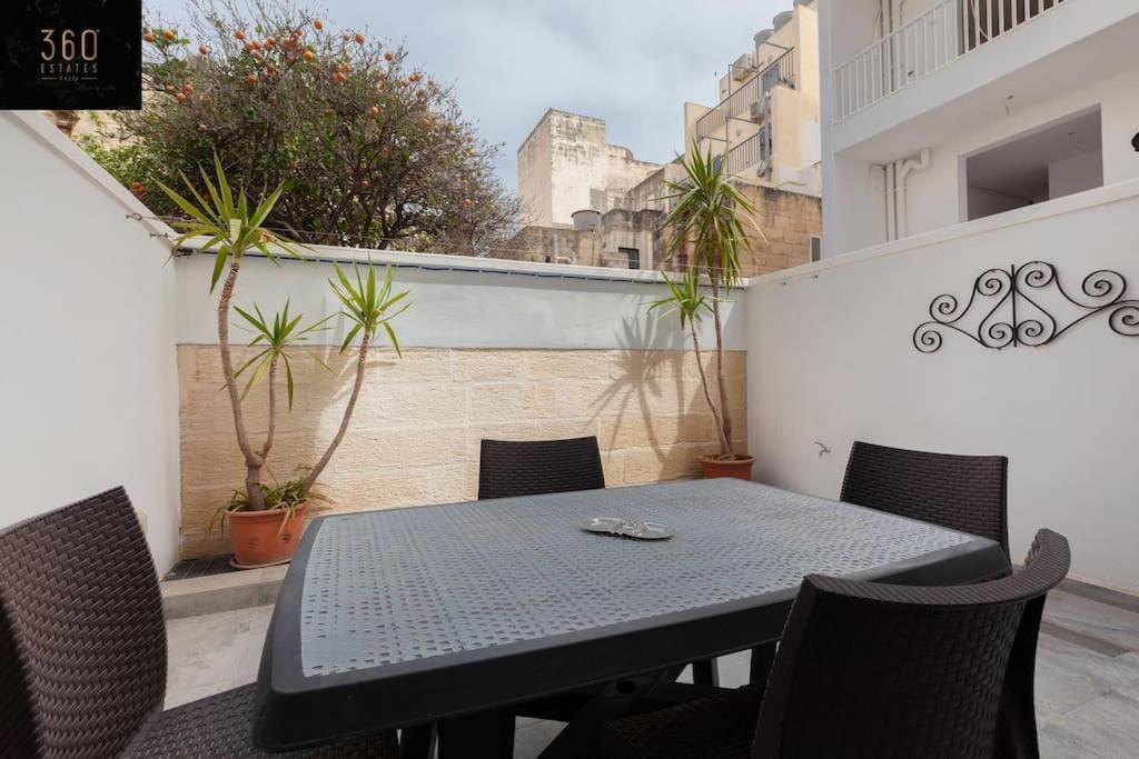 Comfy Apt With Terrace, 5 Mins To Sliema Ferries By 360 Estates Gzira Exterior photo